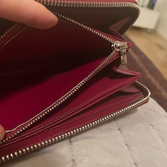 Louis Vuitton EPI Wallet - Picture 8 of 8